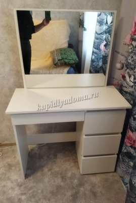 Косметический стол Сура (Белый)